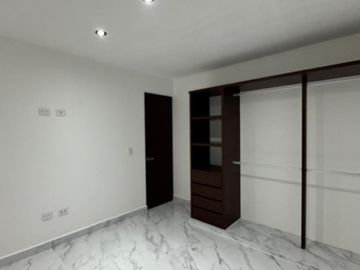 OMBU DEPTO- SIN MUEBLES EN RENTASEGUNDO PISO.