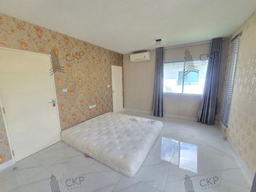 Twin house, Inizio 3 Pinklao - Ring Road, empty house, located opposite the swimming pool, wide road, near food and shopping sources.
