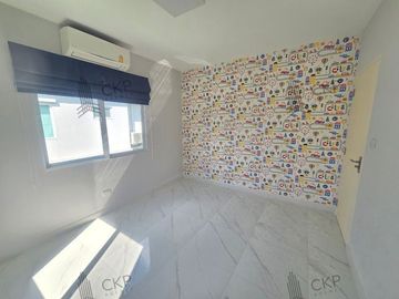 Twin house, Inizio 3 Pinklao - Ring Road, empty house, located opposite the swimming pool, wide road, near food and shopping sources.