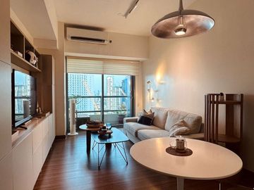 Good Deal: Interiored Design 1BR Unit in Shang Salcedo Place, Makati