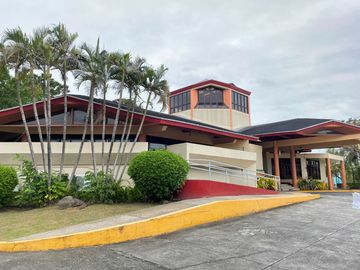 HOUSE AND LOT WITH SWIMMING POOL IN IMUS CAVITE
