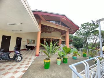 HOUSE AND LOT WITH SWIMMING POOL IN IMUS CAVITE