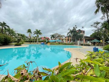 HOUSE AND LOT WITH SWIMMING POOL IN IMUS CAVITE