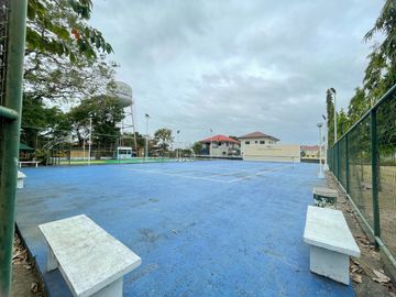 HOUSE AND LOT WITH SWIMMING POOL IN IMUS CAVITE
