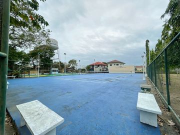 HOUSE AND LOT WITH SWIMMING POOL IN IMUS CAVITE