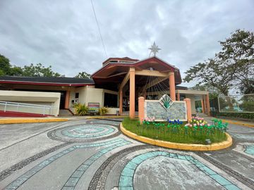 HOUSE AND LOT WITH SWIMMING POOL IN IMUS CAVITE