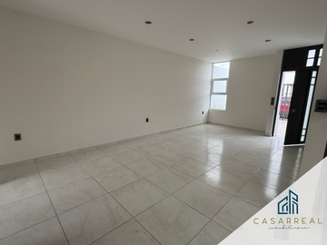 CASA EN VENTA EN SAN LORENZO ITZICUARO