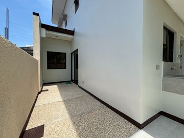 READY FOR OCCUPANCY HOUSE AND LOT IN IMUS CAVITE