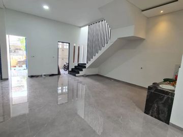 Dijual Rumah Baru Manyar Kertoadi Mewah Dekat Raya Kertajaya Araya SHM