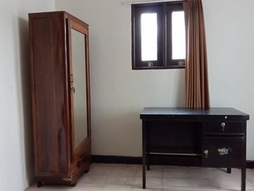 Dijual Rumah Untuk Bisnis Kos-Kosan atau Homestay Jalan Kramat Raya Senen Jakarta Pusat Lokasi Ramai Sangat Strategis Siap Operasional
