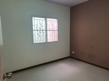 88874 - ขายทาวเฮ้าส์ 21.1 ตร.วา หมู่บ้าน The Fisrt Home ลำลูกกาคลอง 2 จ.ปทุมธานี