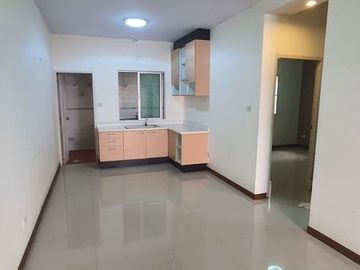 88874 - ขายทาวเฮ้าส์ 21.1 ตร.วา หมู่บ้าน The Fisrt Home ลำลูกกาคลอง 2 จ.ปทุมธานี