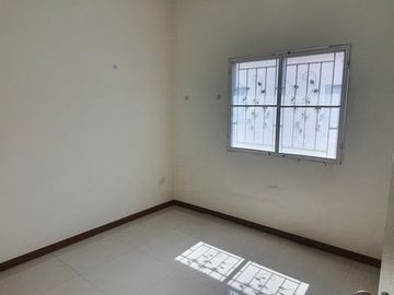 88874 - ขายทาวเฮ้าส์ 21.1 ตร.วา หมู่บ้าน The Fisrt Home ลำลูกกาคลอง 2 จ.ปทุมธานี