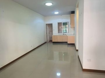 88874 - ขายทาวเฮ้าส์ 21.1 ตร.วา หมู่บ้าน The Fisrt Home ลำลูกกาคลอง 2 จ.ปทุมธานี