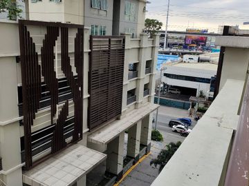 For Sale: 2 Bedroom Condo Unit in San Lorenzo Place, Makati
