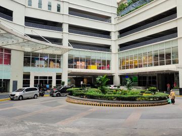 For Sale: 2 Bedroom Condo Unit in San Lorenzo Place, Makati