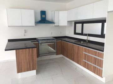 Casa en Venta en Residencial Lago Esmeralda