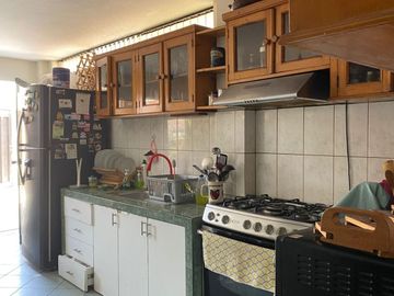 Venta de casa con piscina en Brisas de Villa