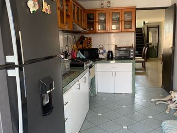 Venta de casa con piscina en Brisas de Villa