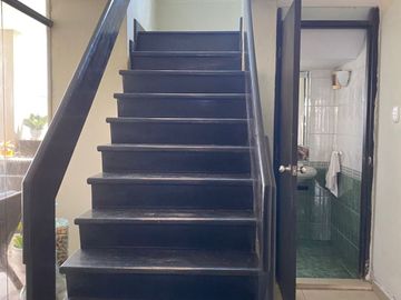 Venta de casa con piscina en Brisas de Villa