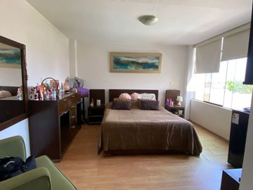 Venta de casa con piscina en Brisas de Villa