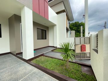 BRAND NEW HOUSE & LOT ALONG AGUINALDO HIGHWAY