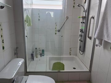 Departamento en Primer Piso de 222 m² de 3 Dorm. en Santiago Se Surco
