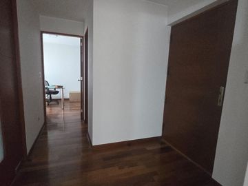 Departamento en Primer Piso de 222 m² de 3 Dorm. en Santiago Se Surco