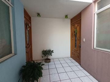 Edificio de departamentos de venta  3 departamentos 1 local a tan solo 2 cuadras de la Av. Francisco I. Madero Ote Morelia Mich