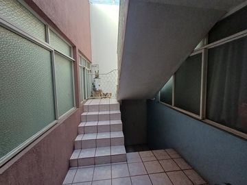 Edificio de departamentos de venta  3 departamentos 1 local a tan solo 2 cuadras de la Av. Francisco I. Madero Ote Morelia Mich