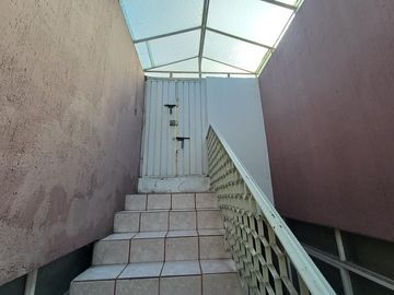 Edificio de departamentos de venta  3 departamentos 1 local a tan solo 2 cuadras de la Av. Francisco I. Madero Ote Morelia Mich