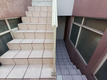 Edificio de departamentos de venta  3 departamentos 1 local a tan solo 2 cuadras de la Av. Francisco I. Madero Ote Morelia Mich