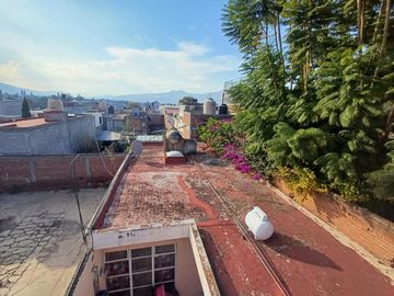 Edificio de departamentos de venta  3 departamentos 1 local a tan solo 2 cuadras de la Av. Francisco I. Madero Ote Morelia Mich