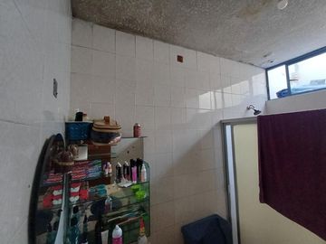 Edificio de departamentos de venta  3 departamentos 1 local a tan solo 2 cuadras de la Av. Francisco I. Madero Ote Morelia Mich