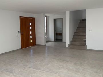 Casa por estrenar en Tumbaco sector Hilacril