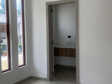 Casa por estrenar en Tumbaco sector Hilacril