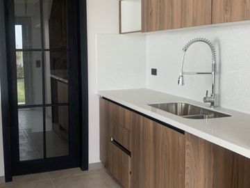 Casa por estrenar en Tumbaco sector Hilacril