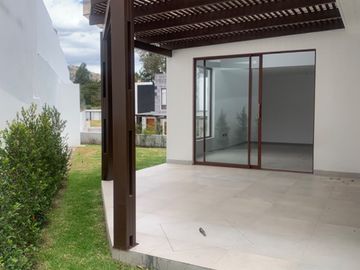 Casa por estrenar en Tumbaco sector Hilacril
