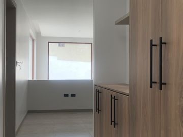 Casa por estrenar en Tumbaco sector Hilacril
