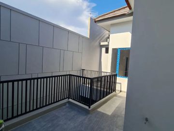 Dijual Rumah Baru Manyar Kertoadi Mewah Dekat Raya Kertajaya Araya SHM