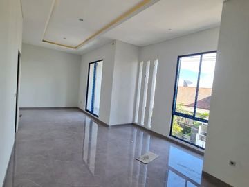 Dijual Rumah Baru Manyar Kertoadi Mewah Dekat Raya Kertajaya Araya SHM