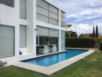 CASA DE 4 HABITACIONES CON PISCINA