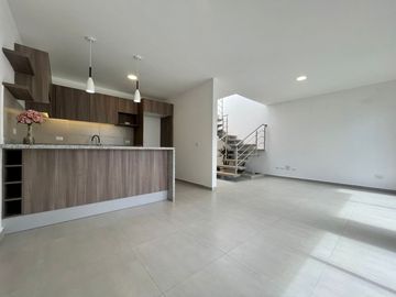 CASA DE VENTA POR ESTRENAR EN LLANO GRANDE