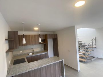 CASA DE VENTA POR ESTRENAR EN LLANO GRANDE