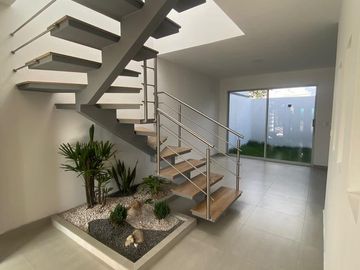 CASA DE VENTA POR ESTRENAR EN LLANO GRANDE