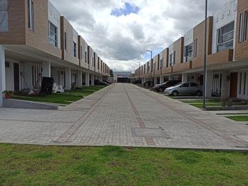 CASA DE VENTA POR ESTRENAR EN LLANO GRANDE