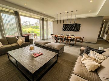Departamento En Venta En Bosque Real Ivy, 3 Recámaras Frente al Campo De Golf