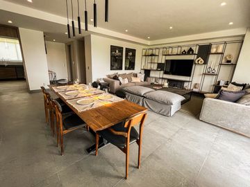 Departamento En Venta En Bosque Real Ivy, 3 Recámaras Frente al Campo De Golf