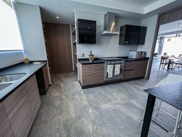 Departamento En Venta En Bosque Real Ivy, 3 Recámaras Frente al Campo De Golf