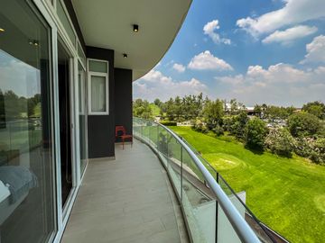 Departamento En Venta En Bosque Real Ivy, 3 Recámaras Frente al Campo De Golf